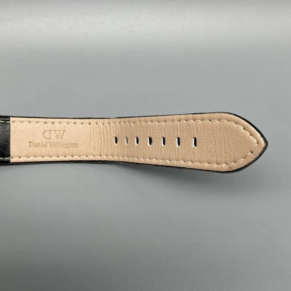Daniel Wellington Mens Watch 40mm Black Dial Rose Gold Tone Leather New Battery